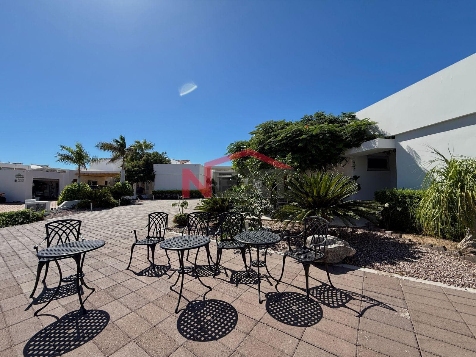 BEACHFRONT HOUSE FOR SALE IN THE PUESTA DEL SOL RESIDENTIAL COMPLEX, SAN CARLOS, SONORA.