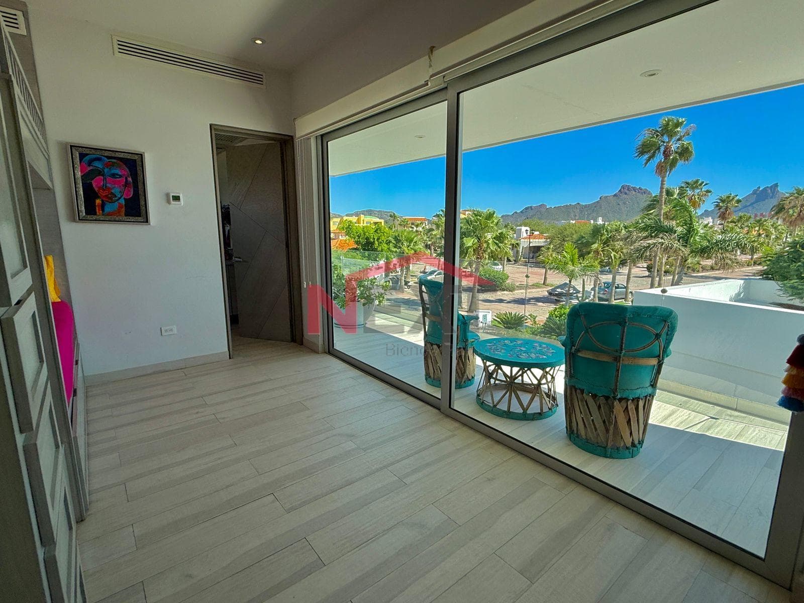 BEACHFRONT HOUSE FOR SALE IN THE PUESTA DEL SOL RESIDENTIAL COMPLEX, SAN CARLOS, SONORA.
