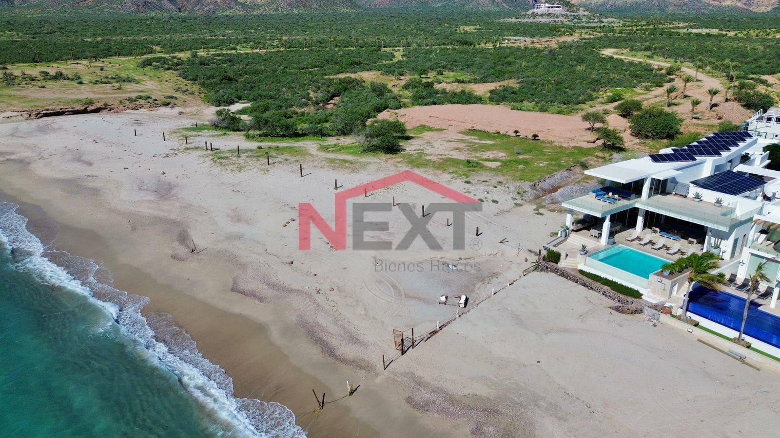 BEACHFRONT HOUSE FOR SALE IN THE PUESTA DEL SOL RESIDENTIAL COMPLEX, SAN CARLOS, SONORA.