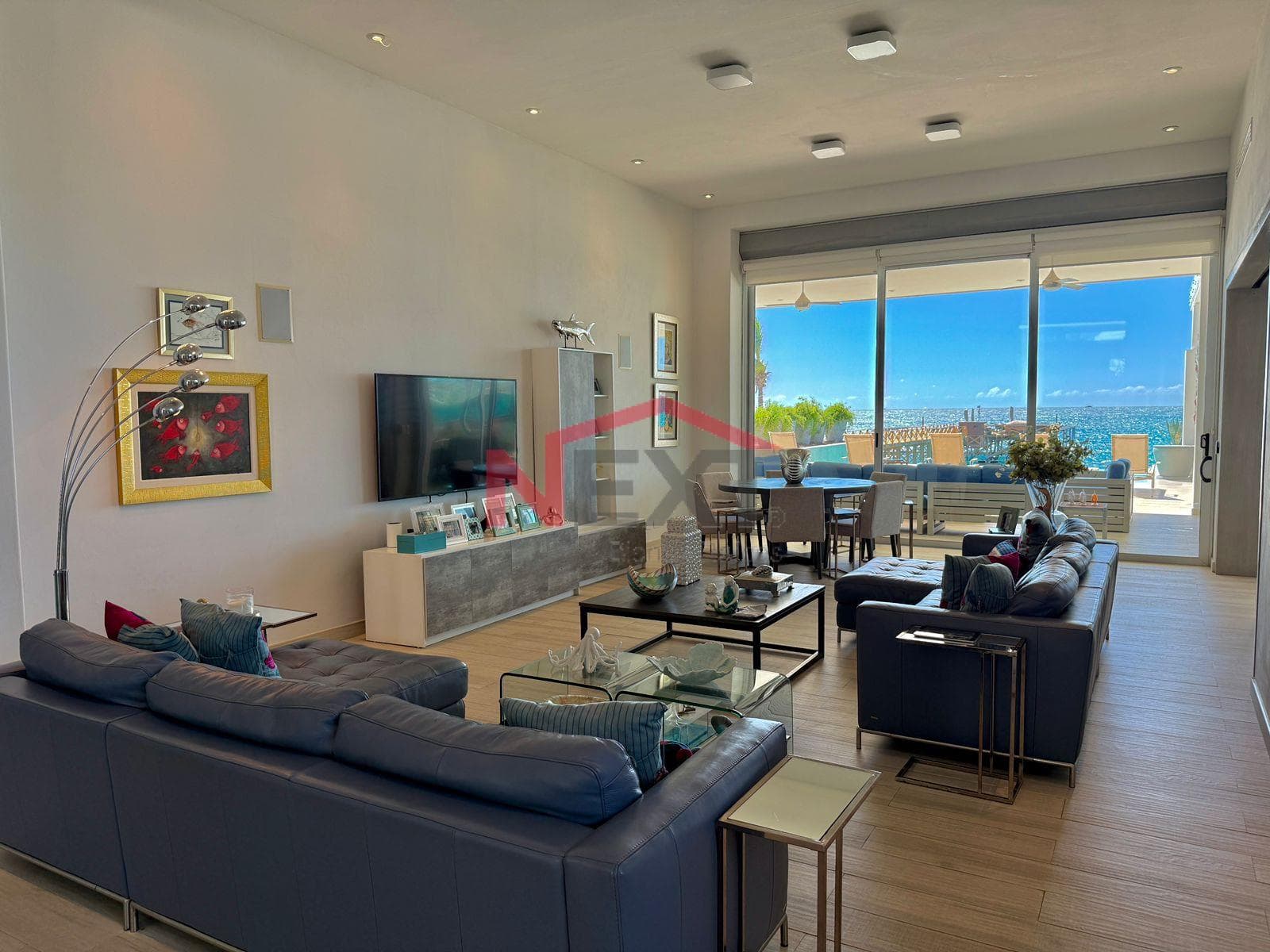 BEACHFRONT HOUSE FOR SALE IN THE PUESTA DEL SOL RESIDENTIAL COMPLEX, SAN CARLOS, SONORA.