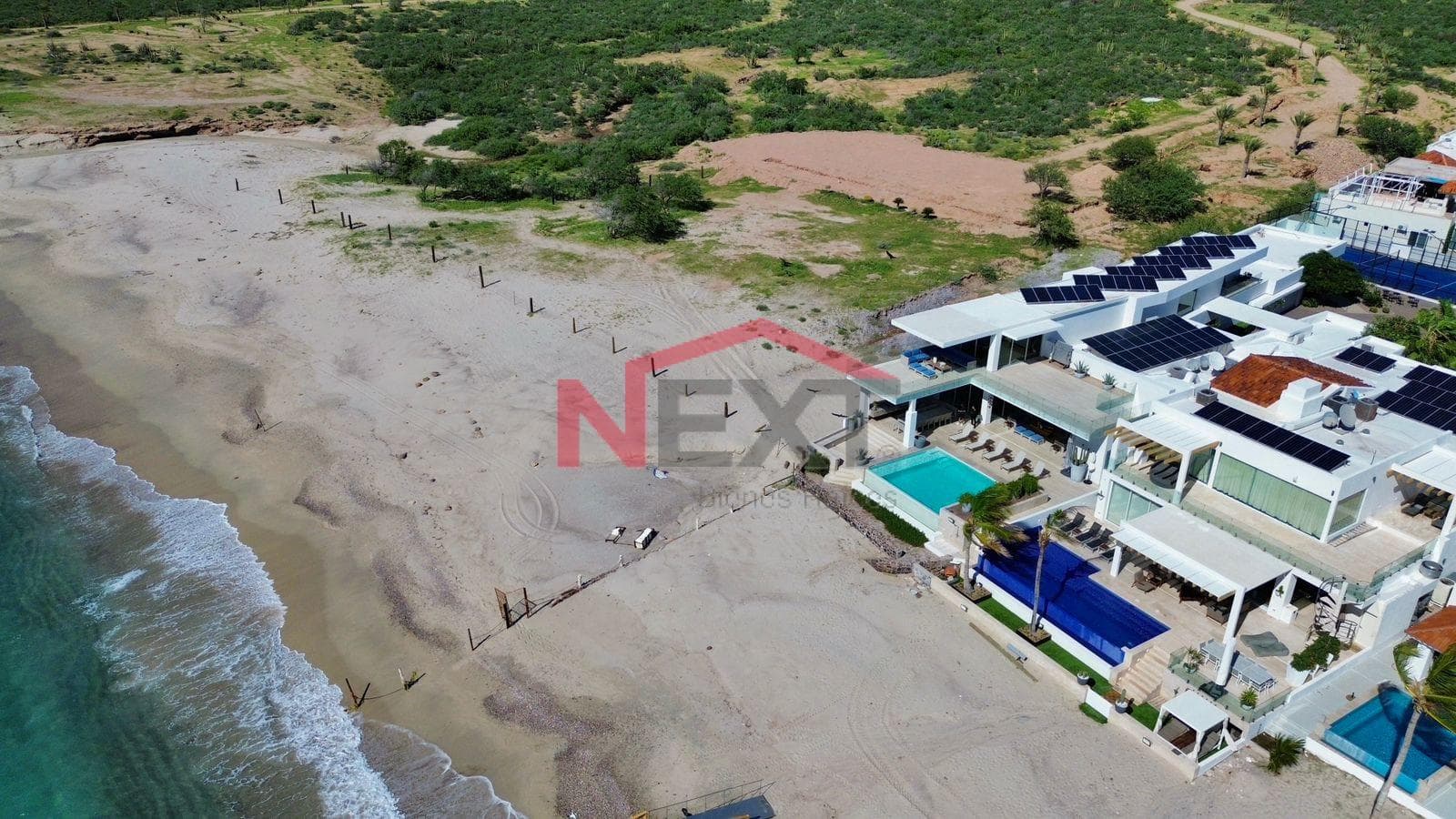 BEACHFRONT HOUSE FOR SALE IN THE PUESTA DEL SOL RESIDENTIAL COMPLEX, SAN CARLOS, SONORA.