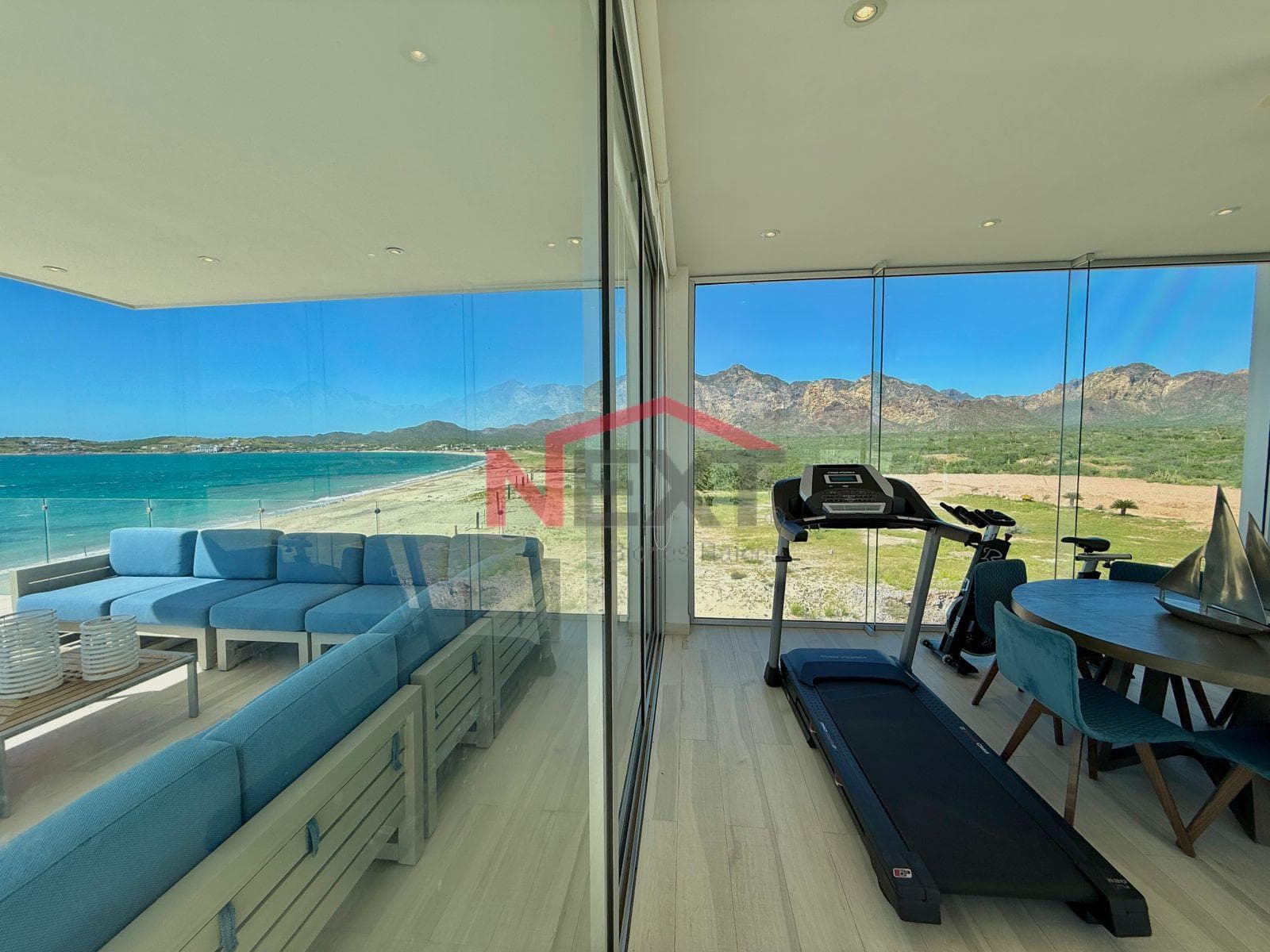 BEACHFRONT HOUSE FOR SALE IN THE PUESTA DEL SOL RESIDENTIAL COMPLEX, SAN CARLOS, SONORA.