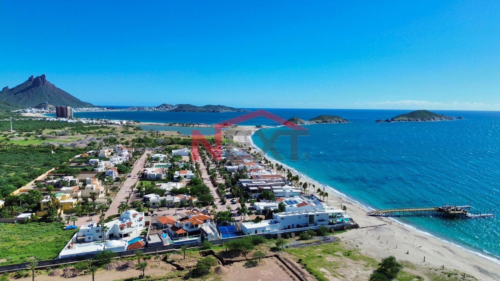 BEACHFRONT HOUSE FOR SALE IN THE PUESTA DEL SOL RESIDENTIAL COMPLEX, SAN CARLOS, SONORA.