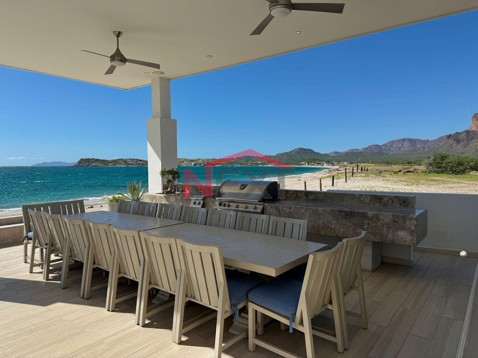 BEACHFRONT HOUSE FOR SALE IN THE PUESTA DEL SOL RESIDENTIAL COMPLEX, SAN CARLOS, SONORA.