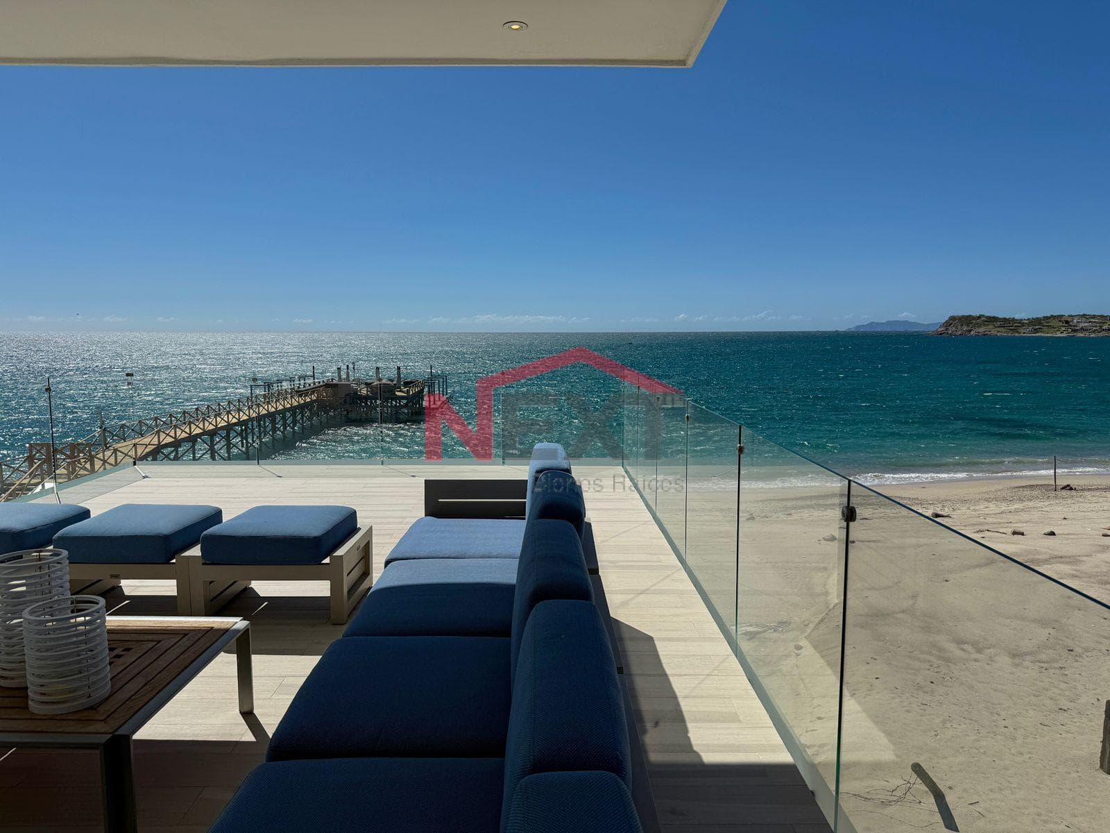 BEACHFRONT HOUSE FOR SALE IN THE PUESTA DEL SOL RESIDENTIAL COMPLEX, SAN CARLOS, SONORA.
