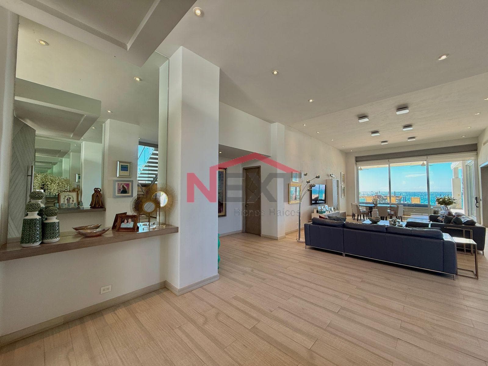 BEACHFRONT HOUSE FOR SALE IN THE PUESTA DEL SOL RESIDENTIAL COMPLEX, SAN CARLOS, SONORA.