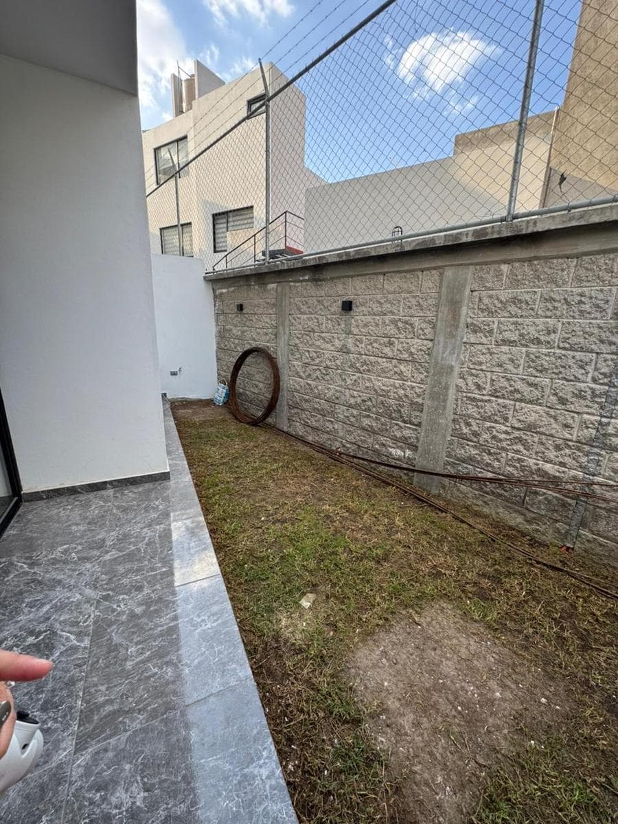 House for Sale in San Francisco, San Mateo, Atenco