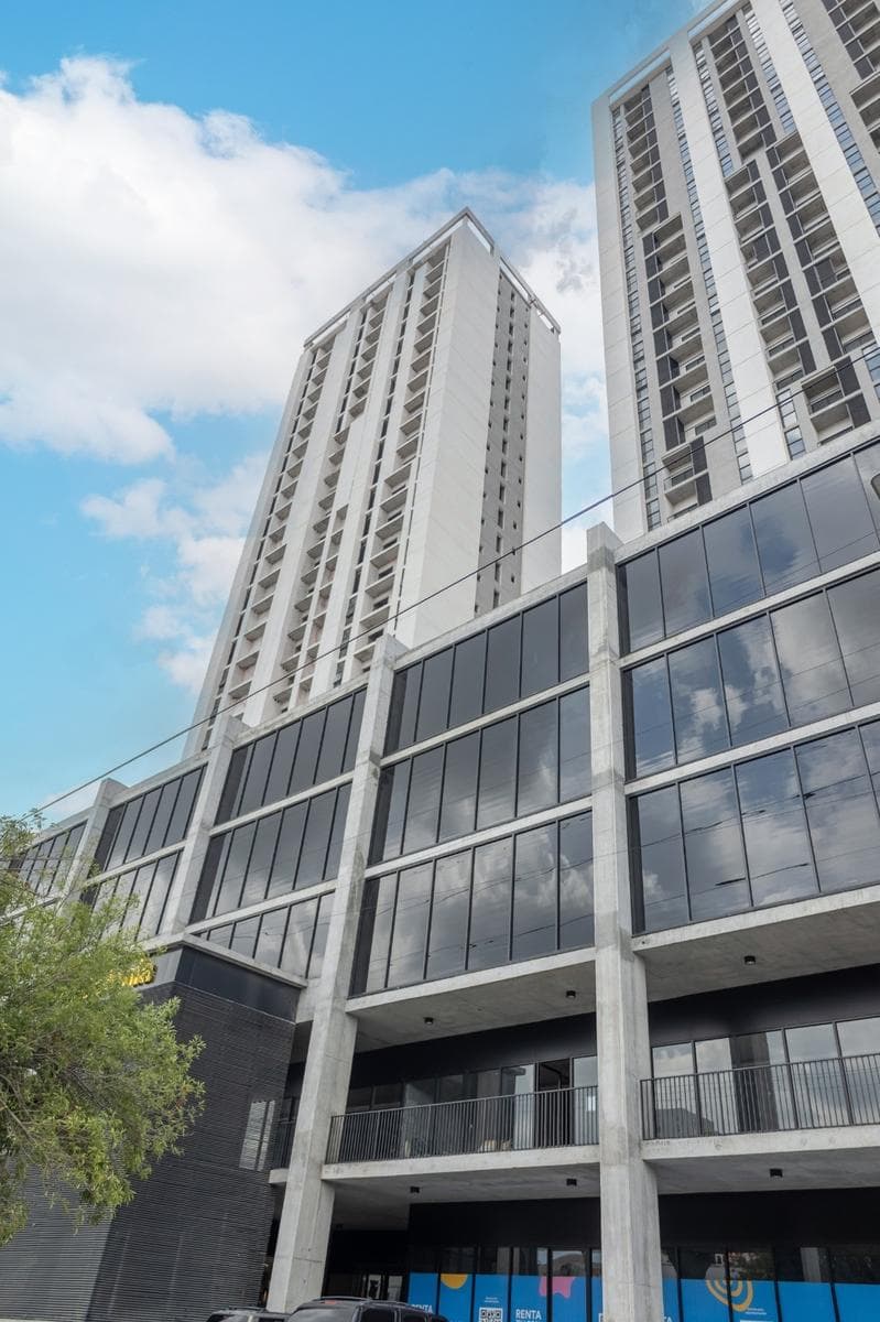 OFFICE FOR RENT/SALE IN DOWNTOWN MONTERREY