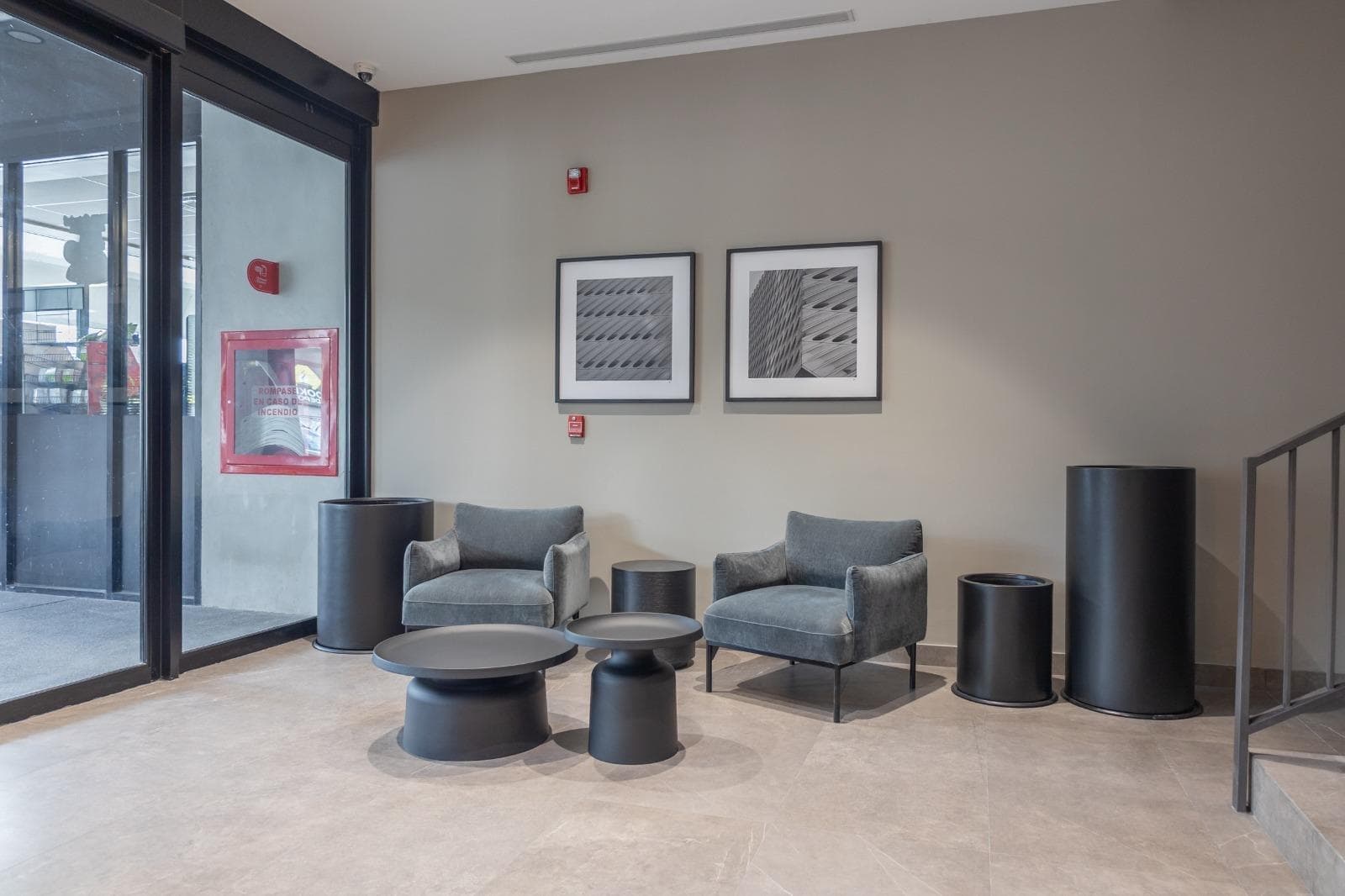 OFFICE FOR SALE/RENT