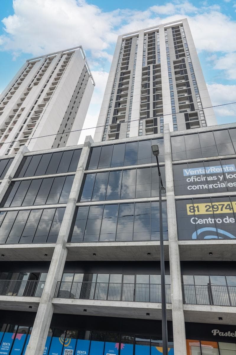 OFFICE FOR SALE/RENT