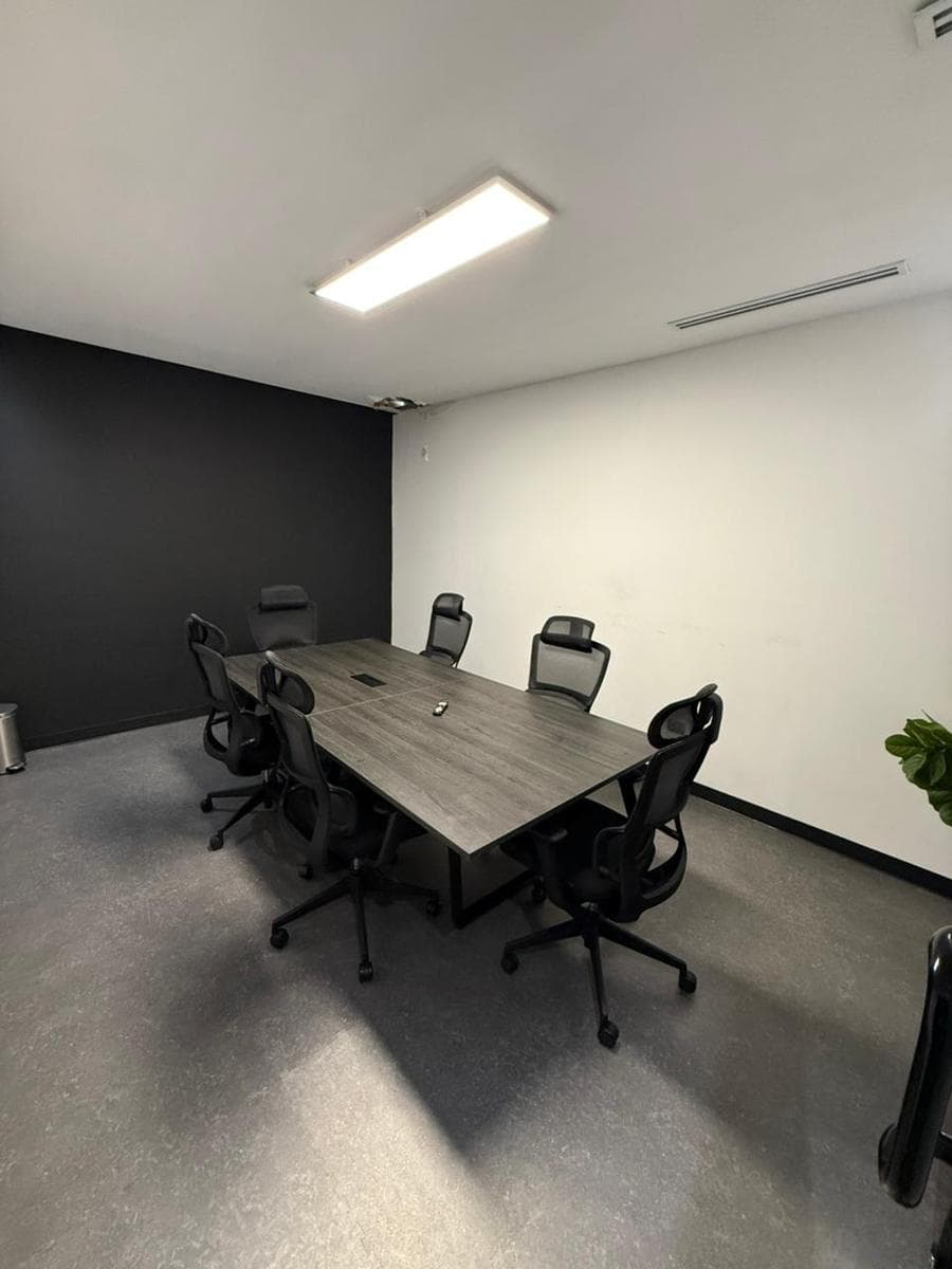 FULLY EQUIPPED AND FURNISHED OFFICE