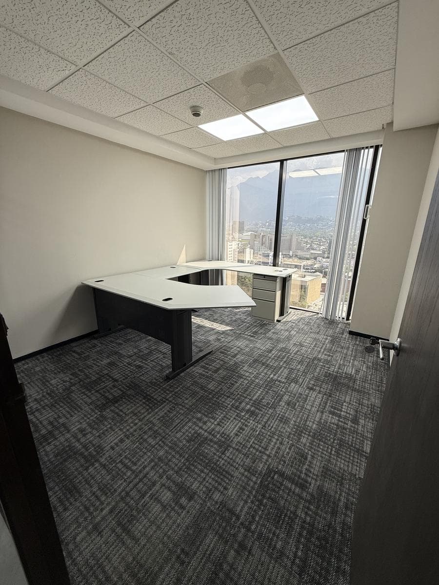 FULLY EQUIPPED OFFICE FOR RENT
