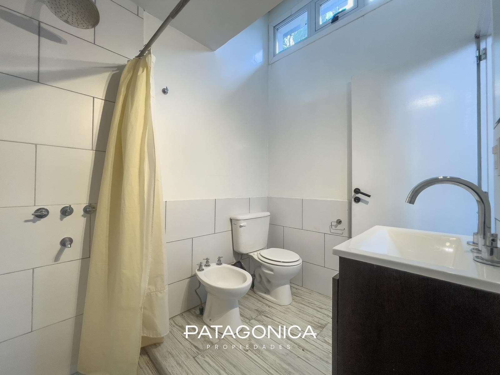 For sale: 4 equipped houses, 73 m² each, with panoramic view, Villa La Angostura