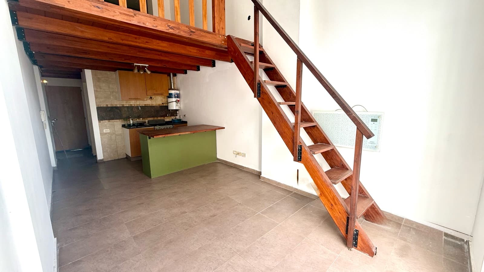 Venta Departamento Duplex con Jardín