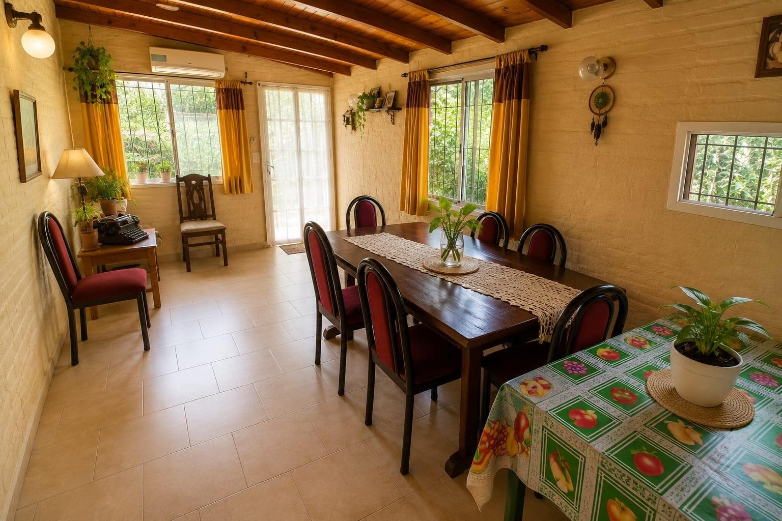 For Sale, House, 4 Rooms, Mortgage-Eligible, Laundry Room, Garden, Grill, Garage, Commercial Space, Ituzaingó
