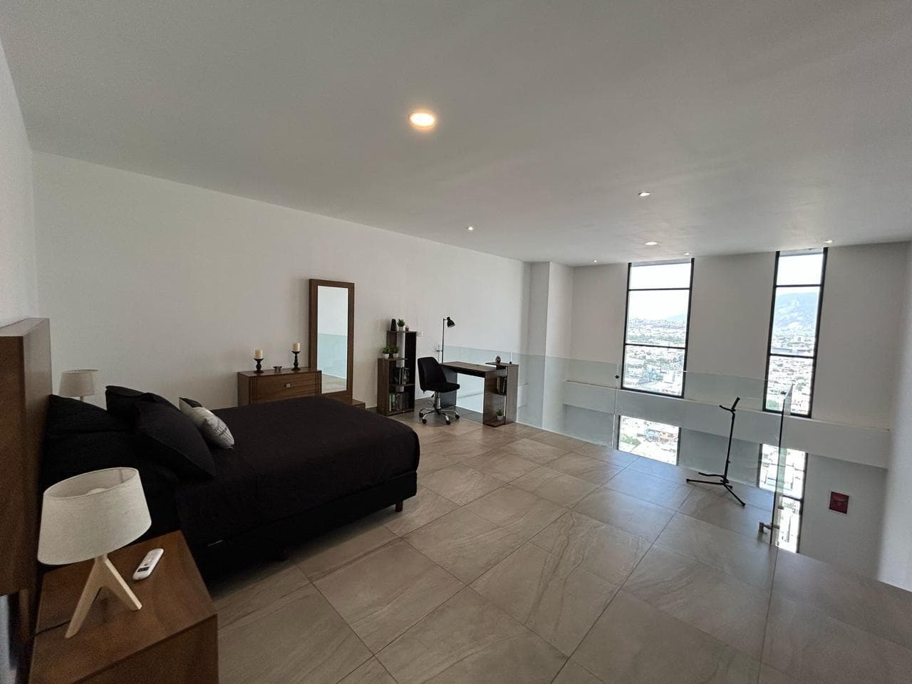 FURNISHED PENTHOUSE FOR RENT IN THE MITRAS LUZ TOWER IN DOWNTOWN MONTERREY
