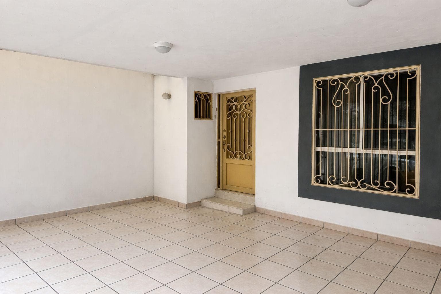 HOUSE FOR SALE IN THE CIMA DE LAS CUMBRES NEIGHBORHOOD, MONTERREY