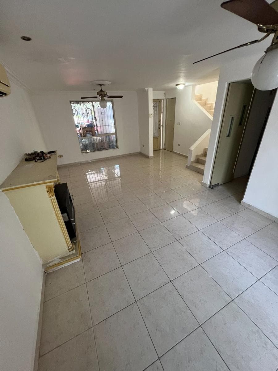 HOUSE FOR SALE IN THE CIMA DE LAS CUMBRES NEIGHBORHOOD, MONTERREY