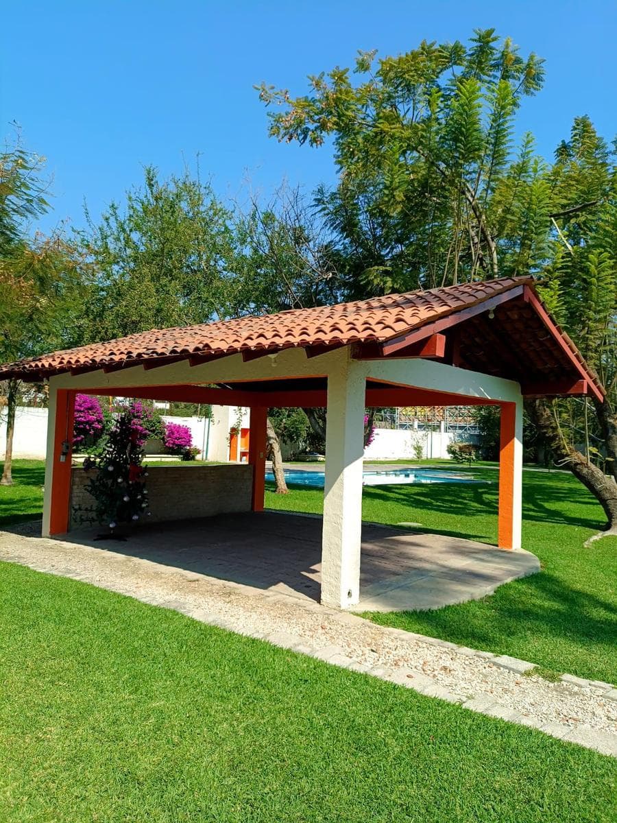 Condominium unit for sale with amenities and 24/7 security