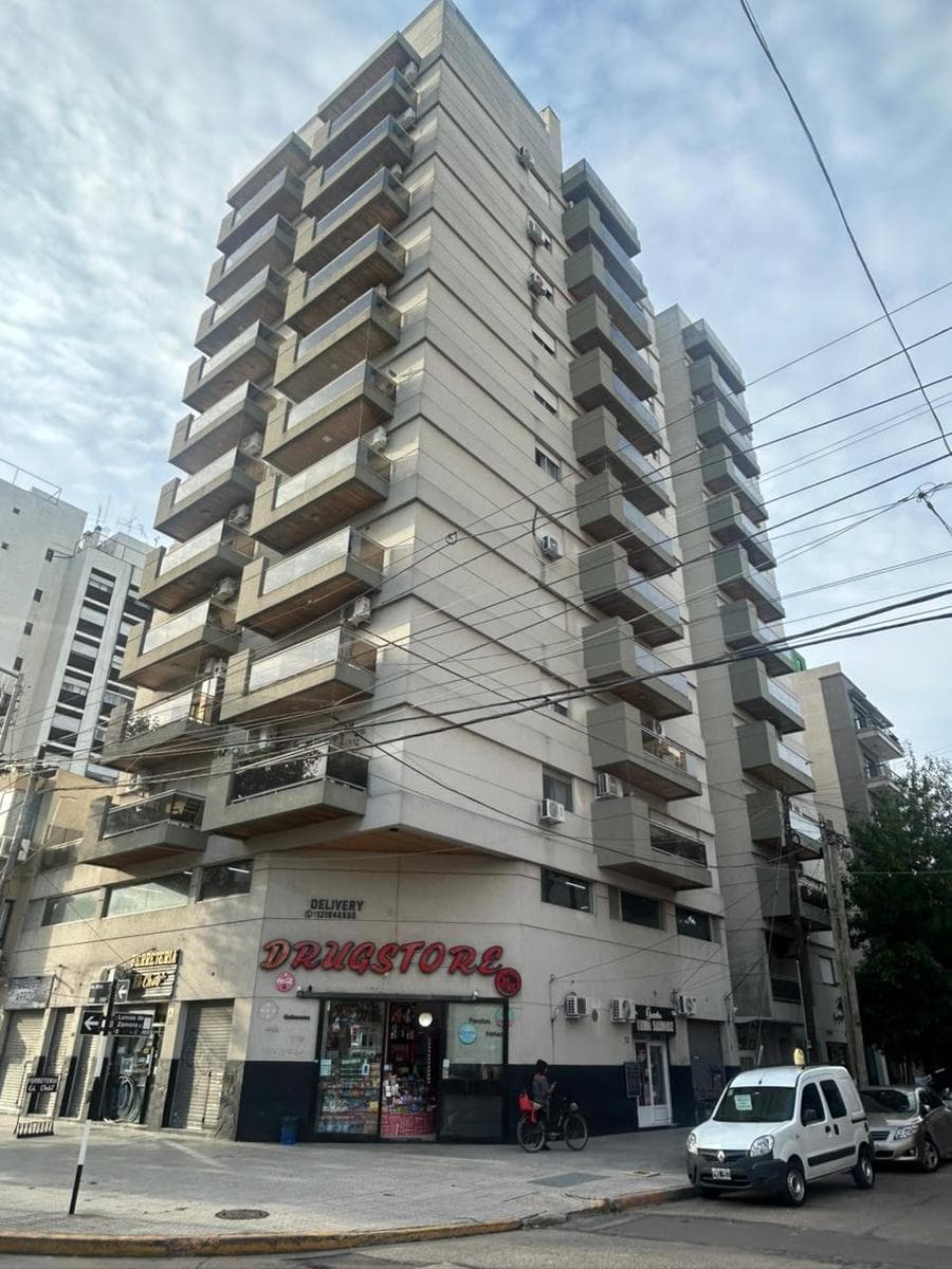 Departamento 4 ambientes con balcon y cochera en VENTA - Wilde