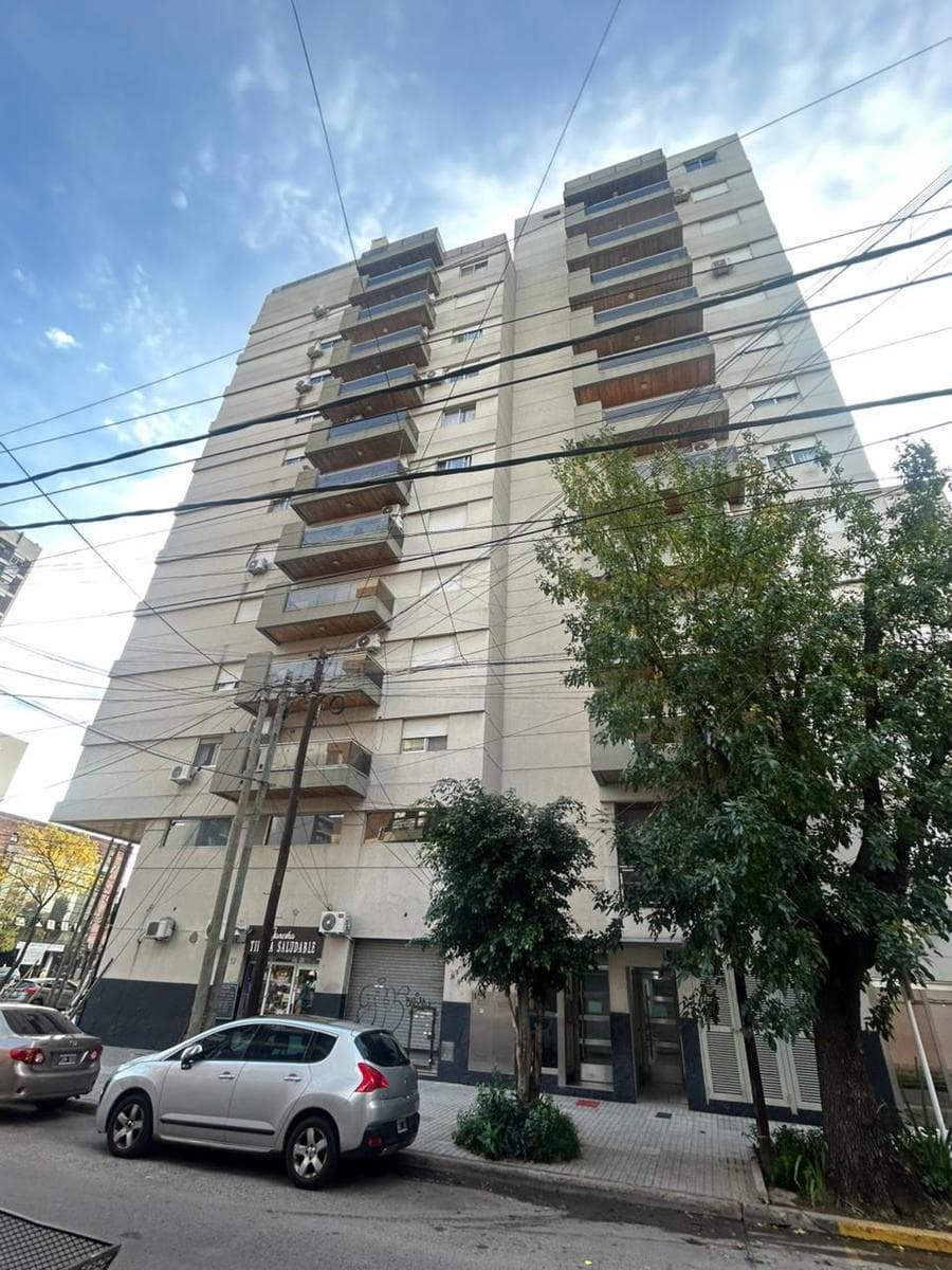 Departamento 4 ambientes con balcon y cochera en VENTA - Wilde