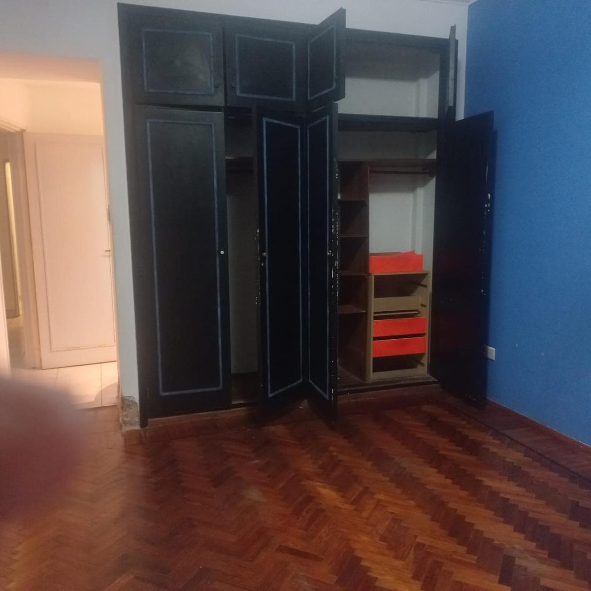 House for sale: 7 rooms, pool, barbecue, garage