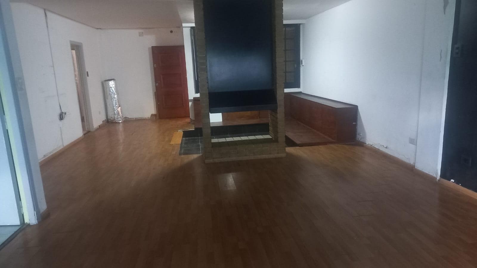 House for sale: 7 rooms, pool, barbecue, garage