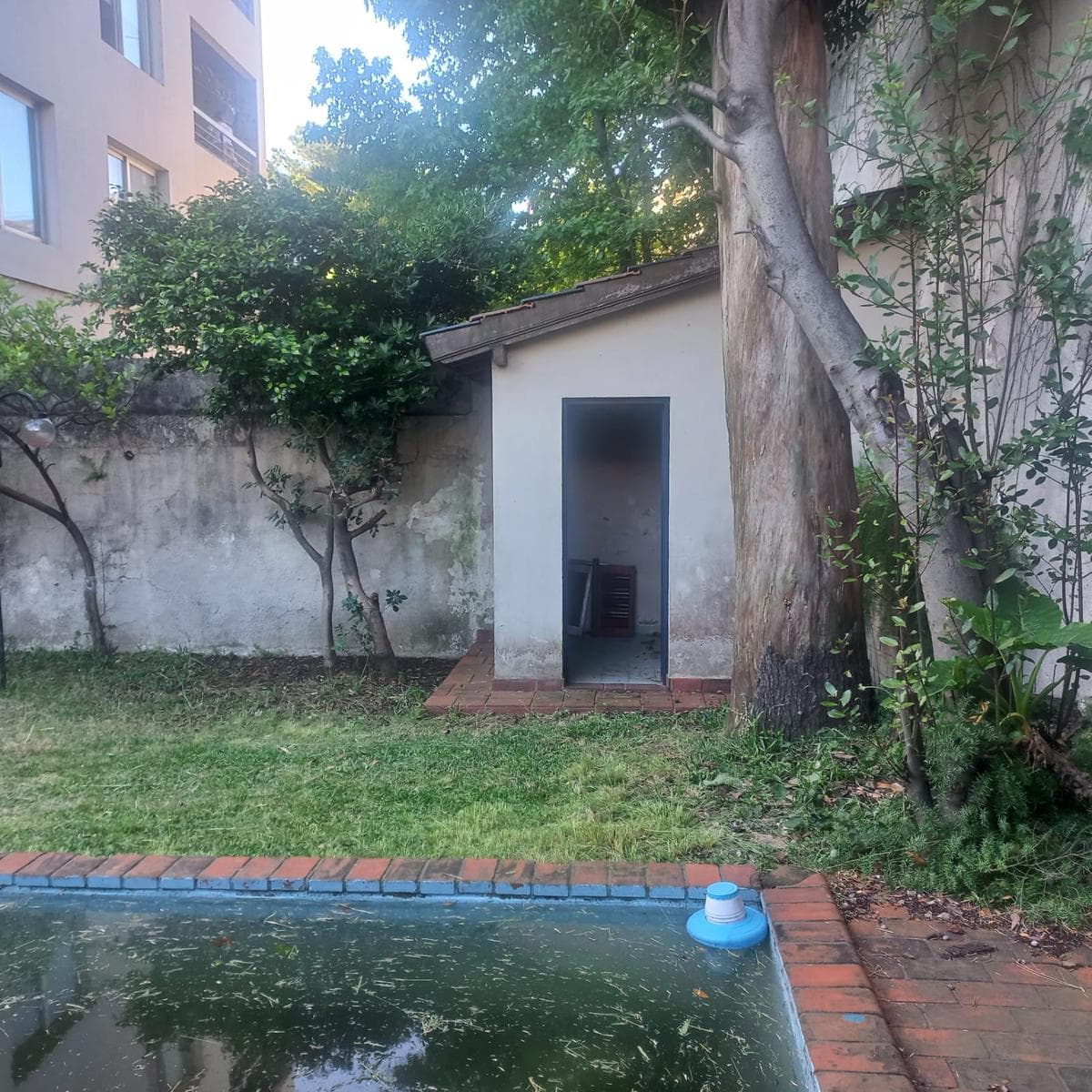 House for sale: 7 rooms, pool, barbecue, garage