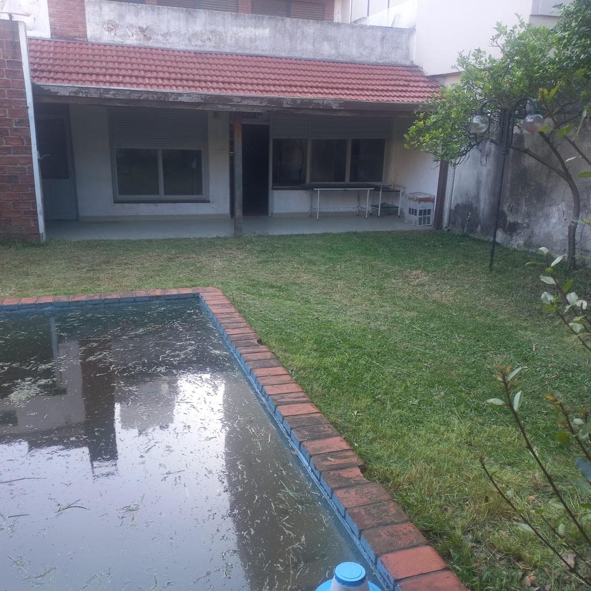 House for sale: 7 rooms, pool, barbecue, garage