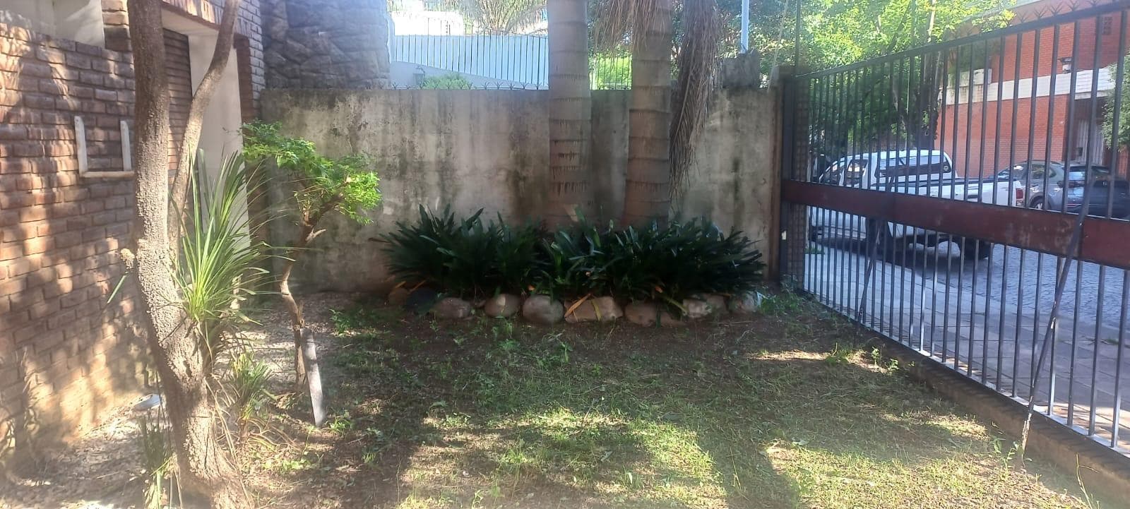 House for sale: 7 rooms, pool, barbecue, garage