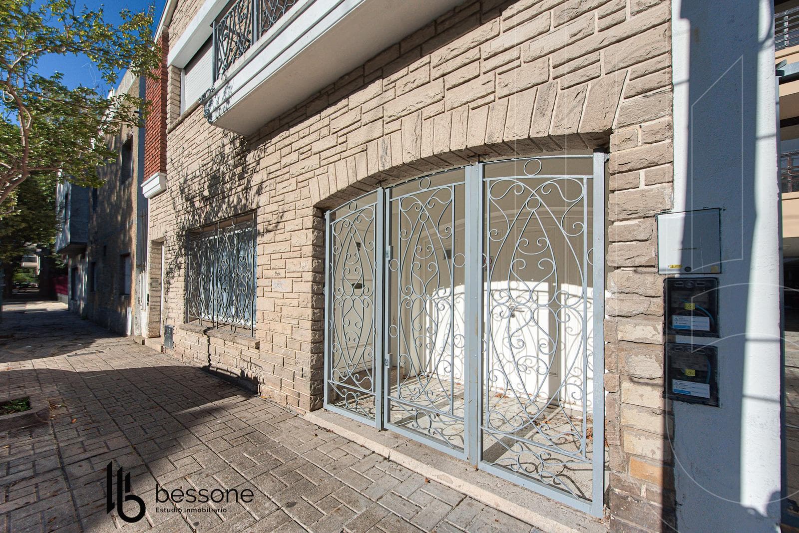Completely Renovated Villa