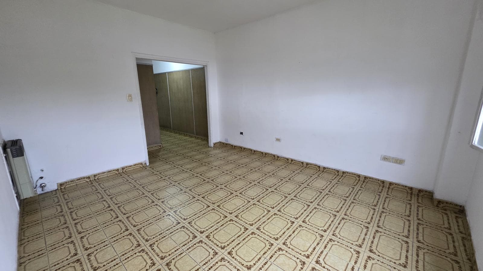 Yerbal 3166: 3-room apartment facing the street, open view