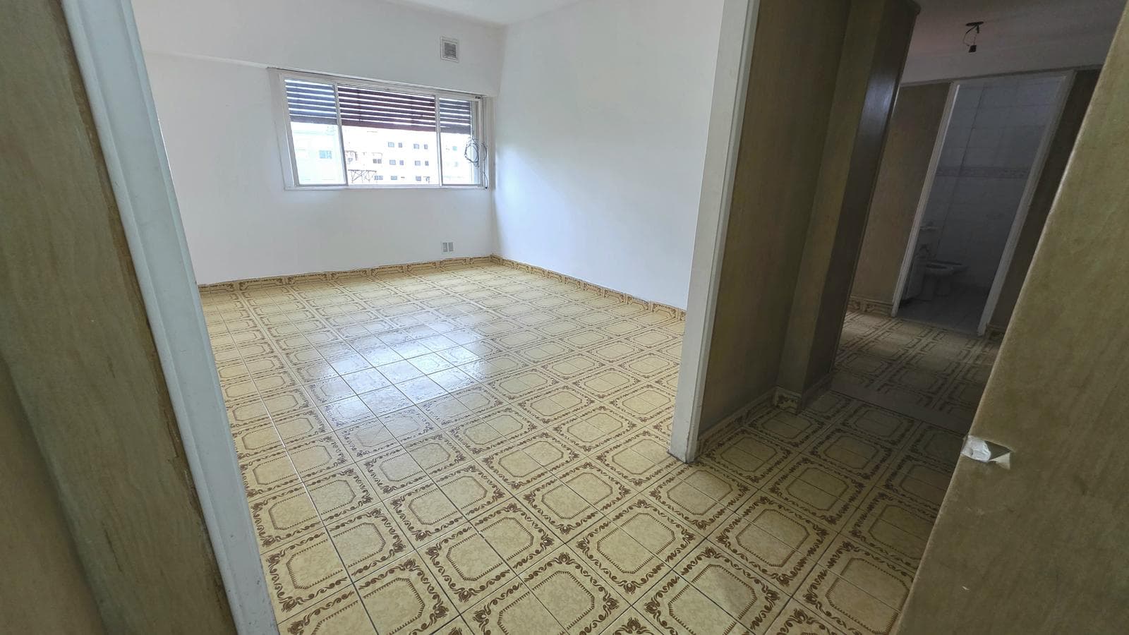 Yerbal 3166: 3-room apartment facing the street, open view