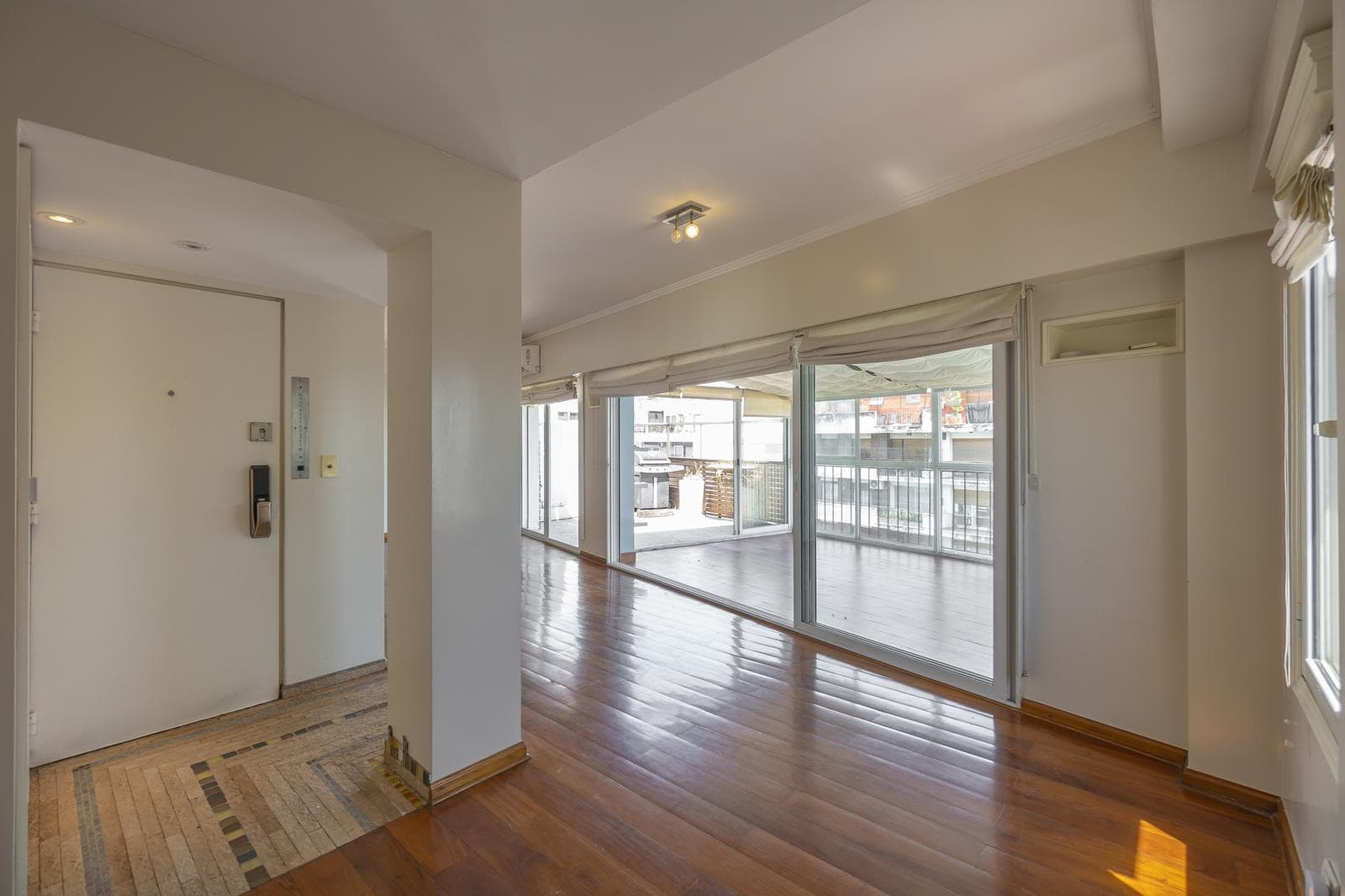 APARTMENT WITH A TERRACE IN RECOLETA