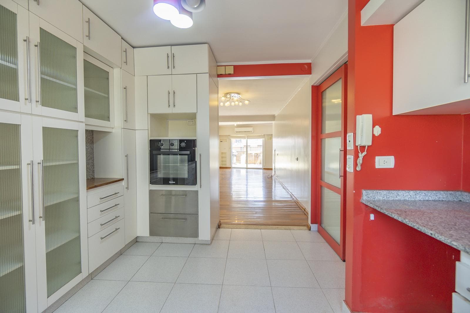 APARTMENT WITH A TERRACE IN RECOLETA