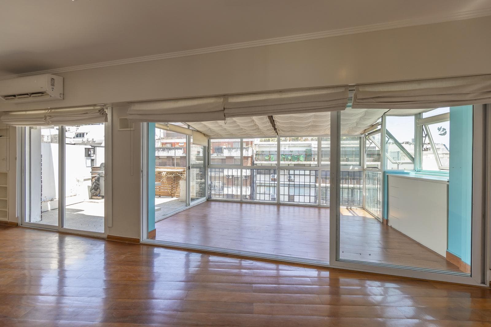 APARTMENT WITH A TERRACE IN RECOLETA