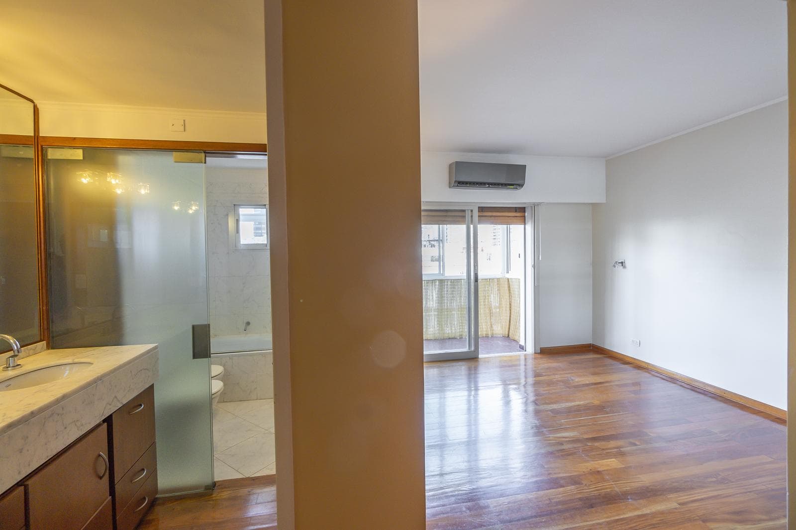 APARTMENT WITH A TERRACE IN RECOLETA