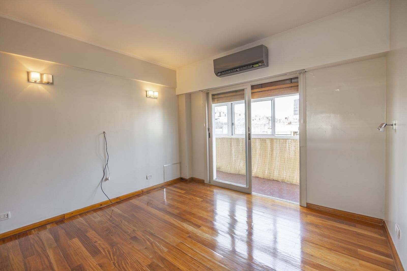 APARTMENT WITH A TERRACE IN RECOLETA