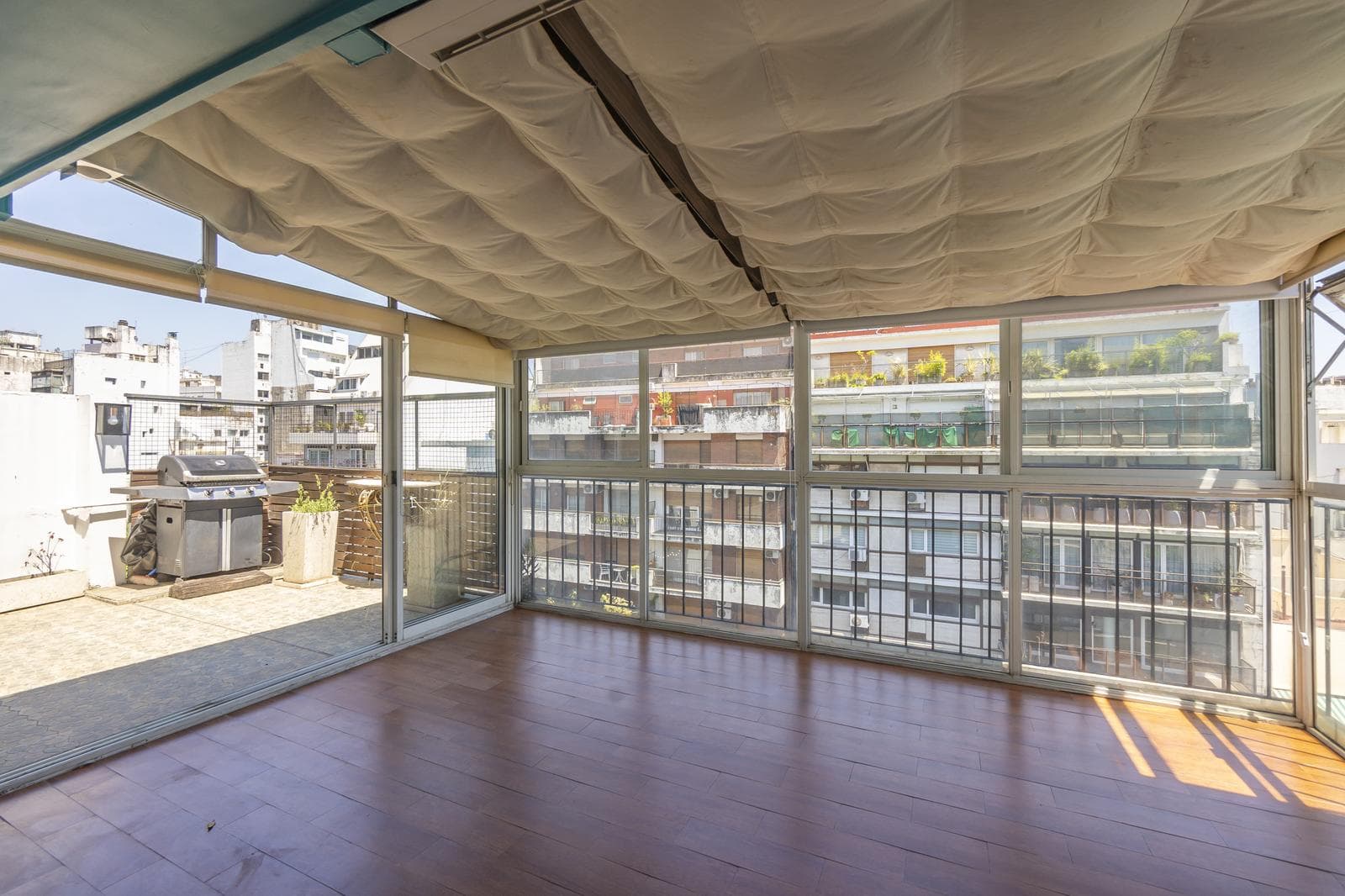 APARTMENT WITH A TERRACE IN RECOLETA