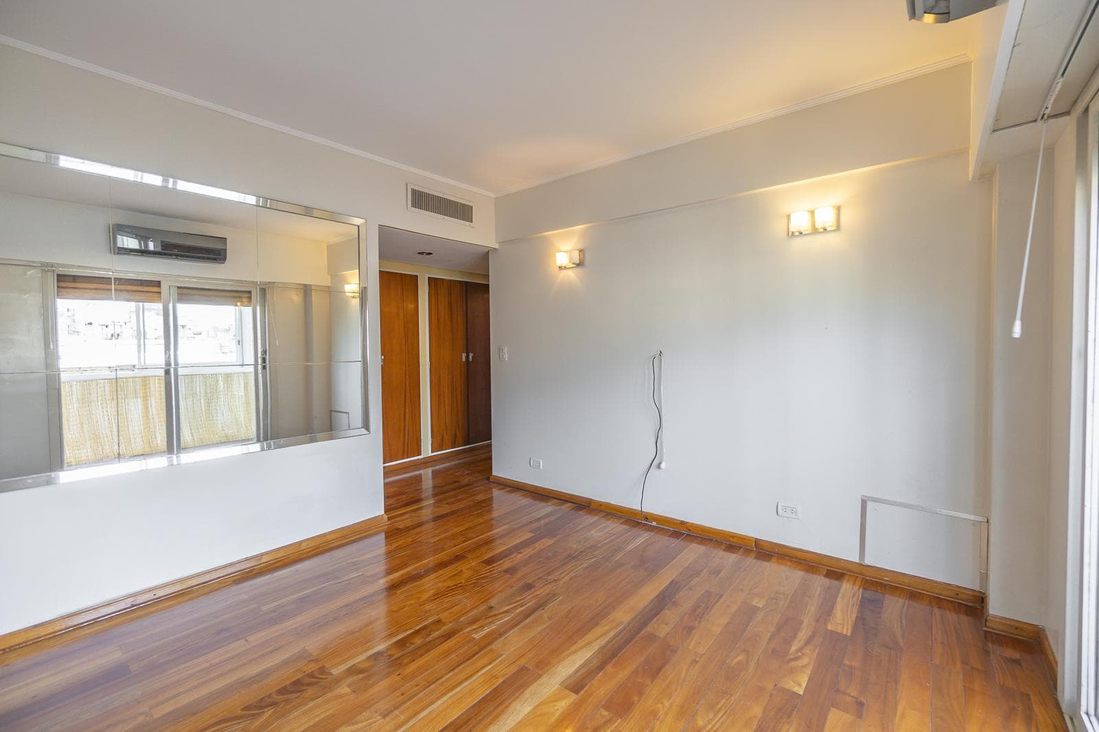 APARTMENT WITH A TERRACE IN RECOLETA
