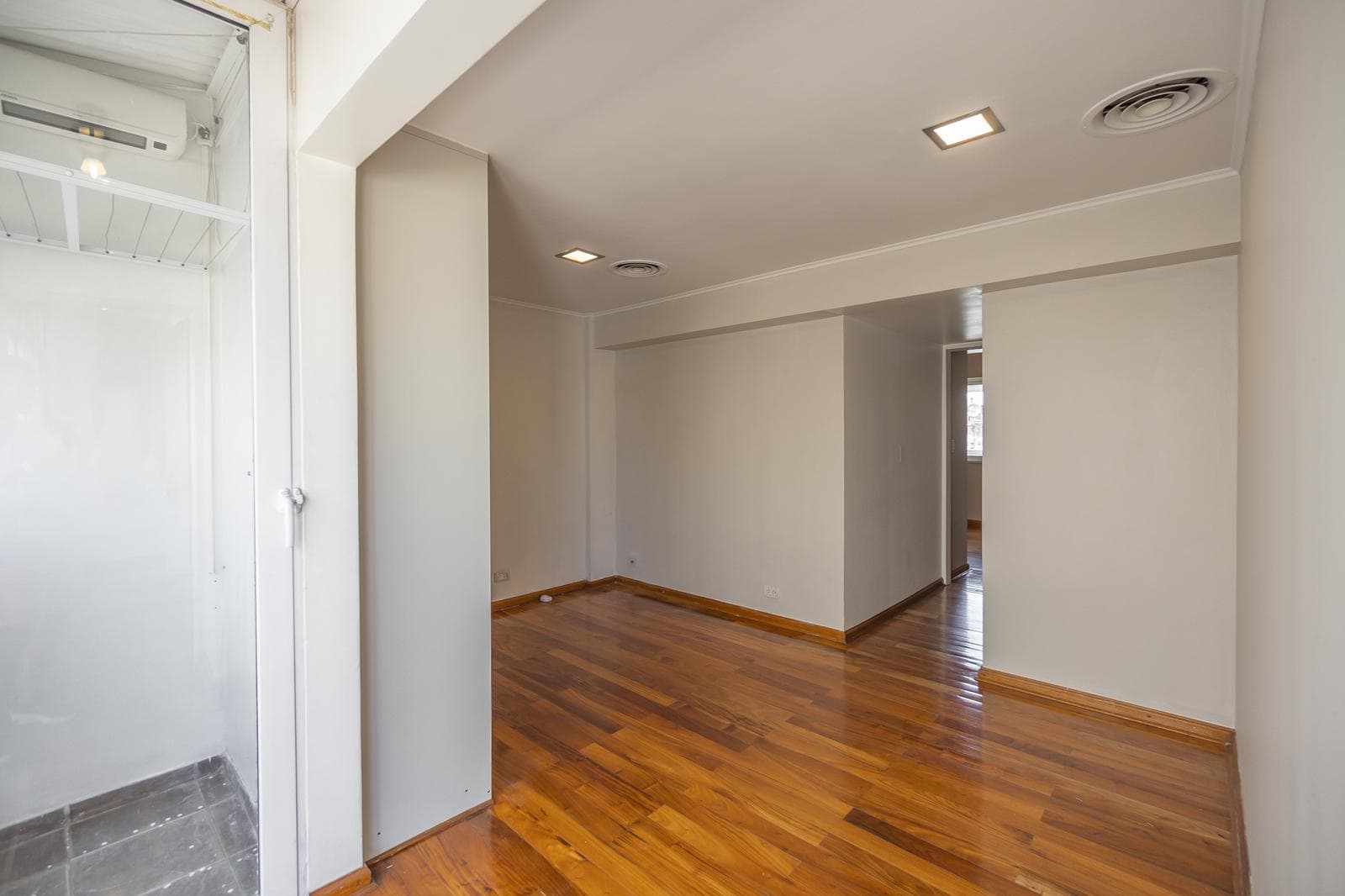 APARTMENT WITH A TERRACE IN RECOLETA