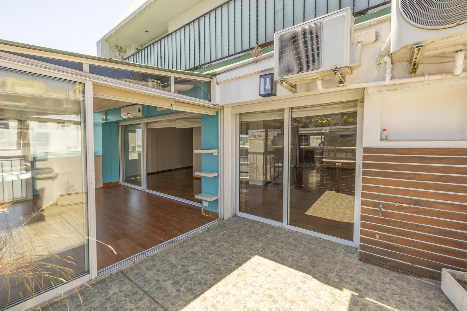 APARTMENT WITH A TERRACE IN RECOLETA