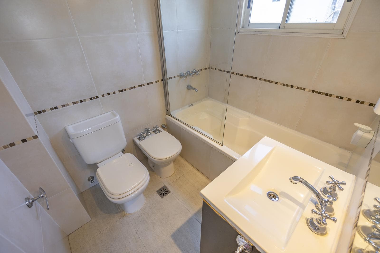 APARTMENT WITH A TERRACE IN RECOLETA
