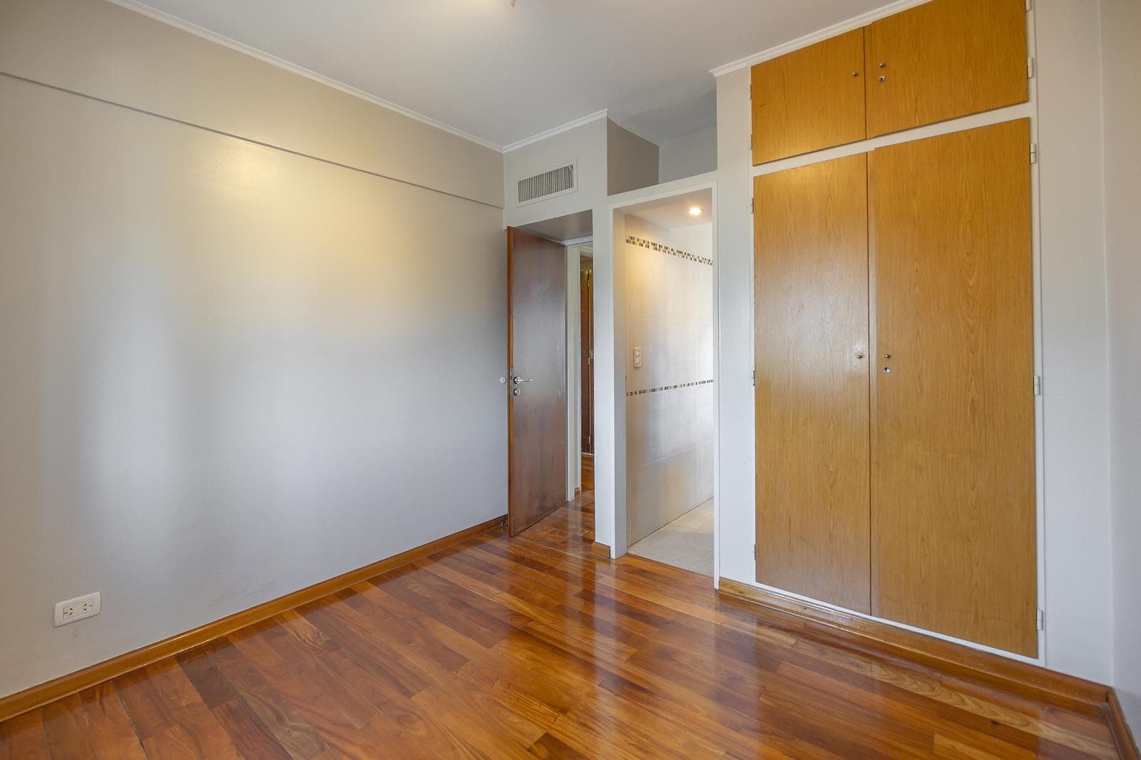 APARTMENT WITH A TERRACE IN RECOLETA