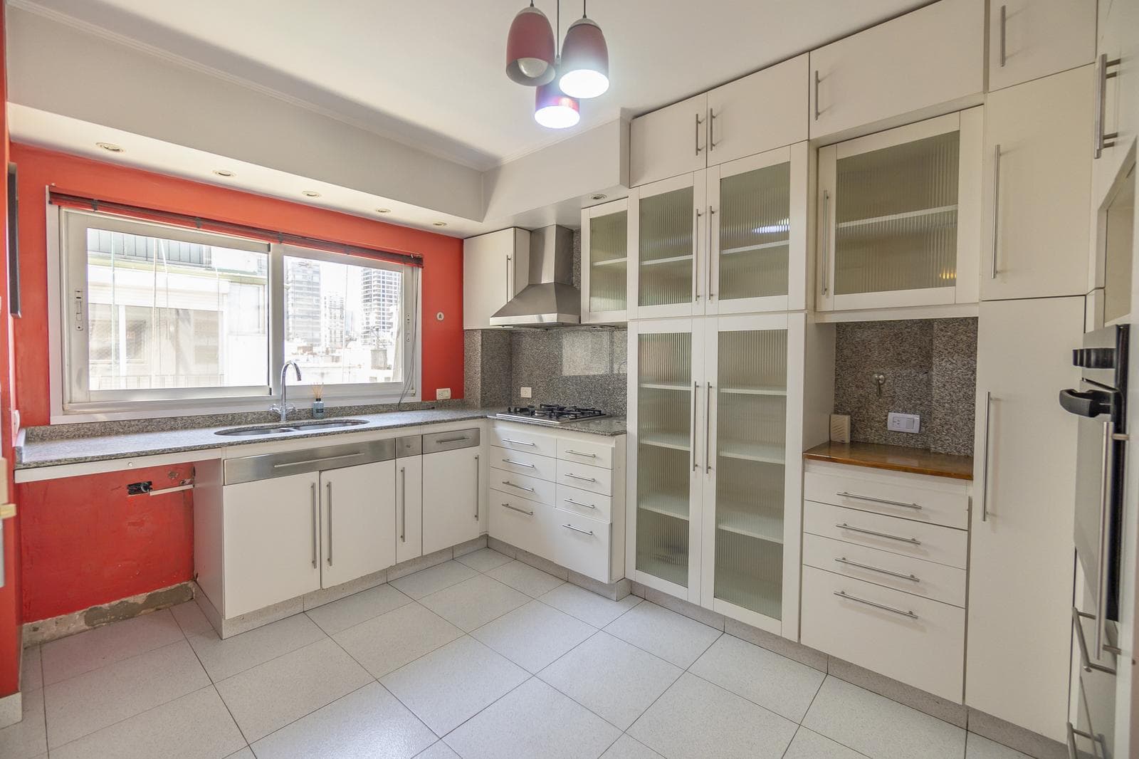 APARTMENT WITH A TERRACE IN RECOLETA