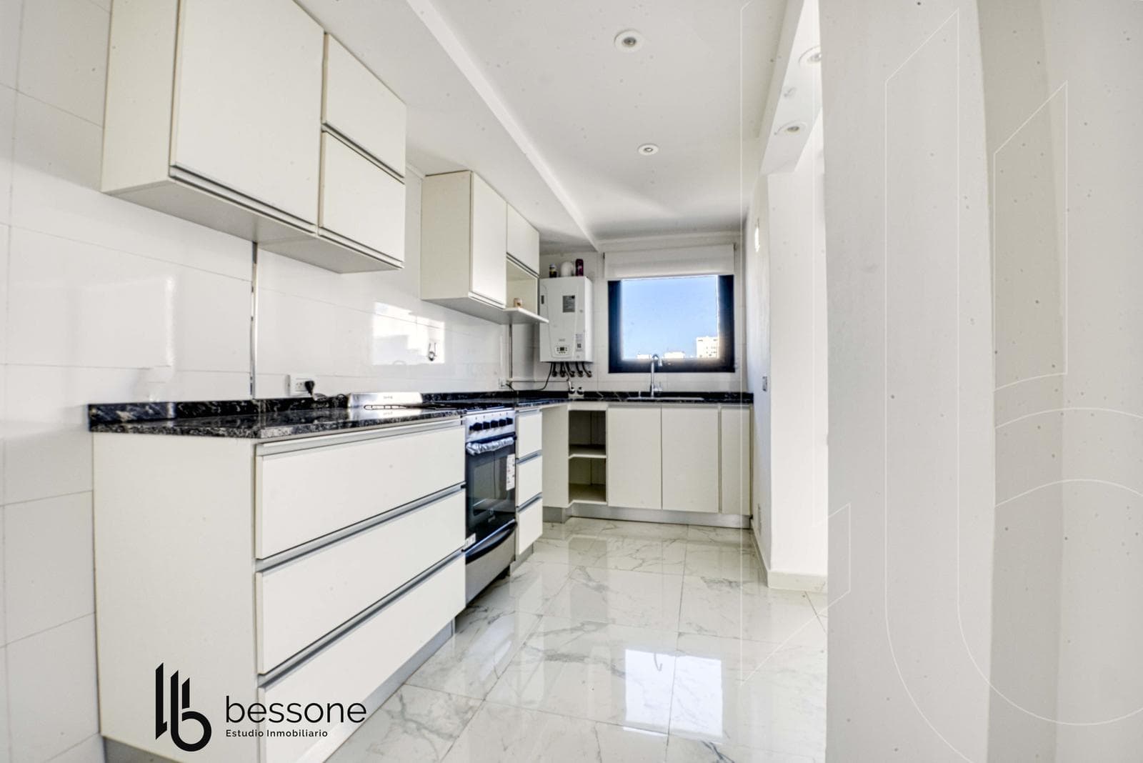 3-Bedroom Apartment in La Perla with Garage and Amenities