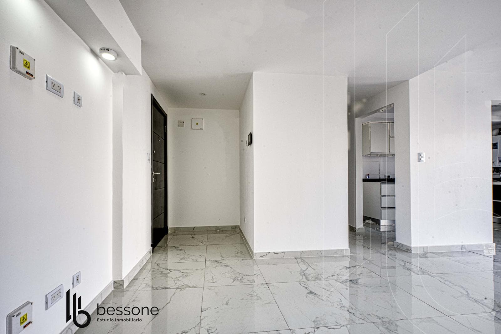 3-Bedroom Apartment in La Perla with Garage and Amenities