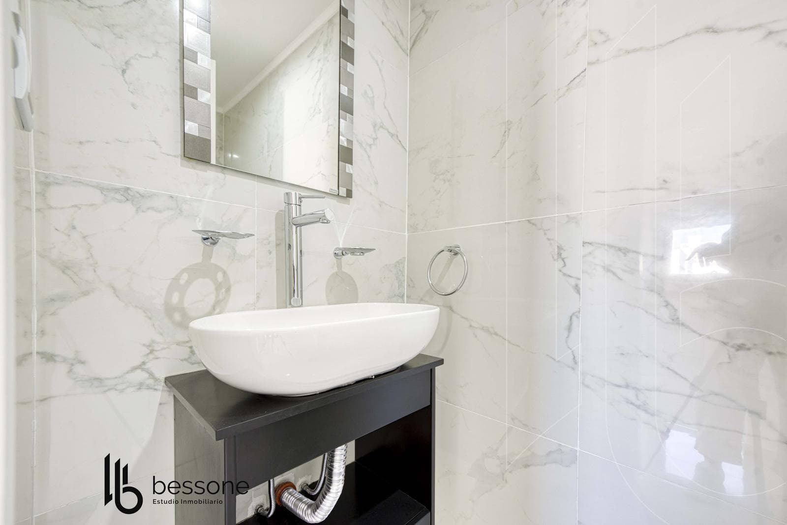 3-Bedroom Apartment in La Perla with Garage and Amenities
