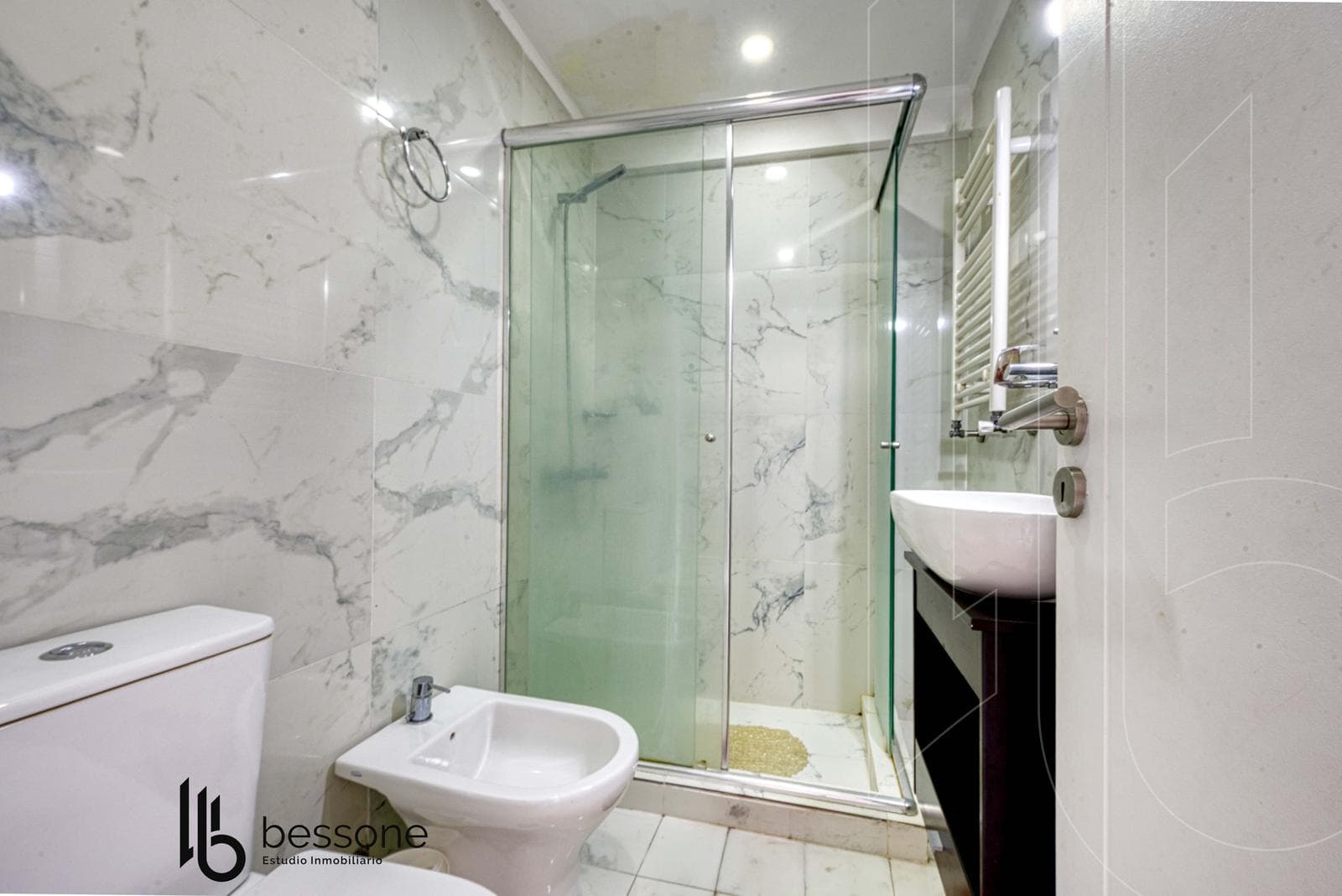 3-Bedroom Apartment in La Perla with Garage and Amenities