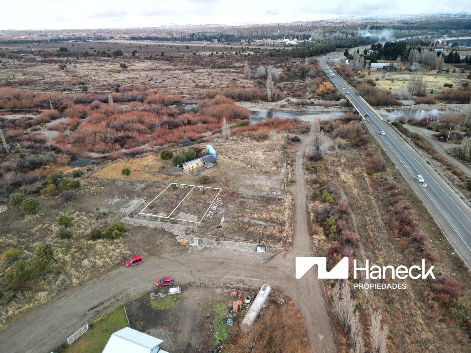 236 m² property for sale with approved plans for 114 m²